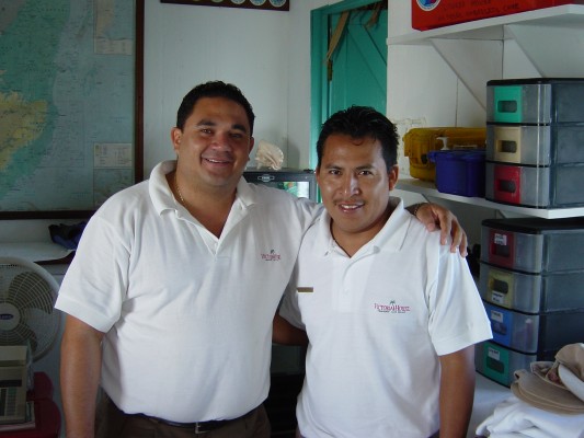 DSC00978JavierandAssistant.JPG